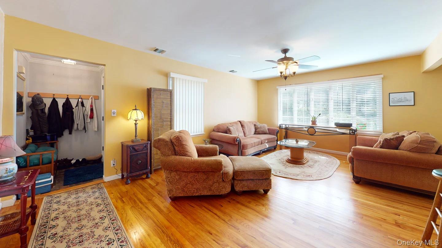 18 W GAYLORE Drive – For Sale photo 5