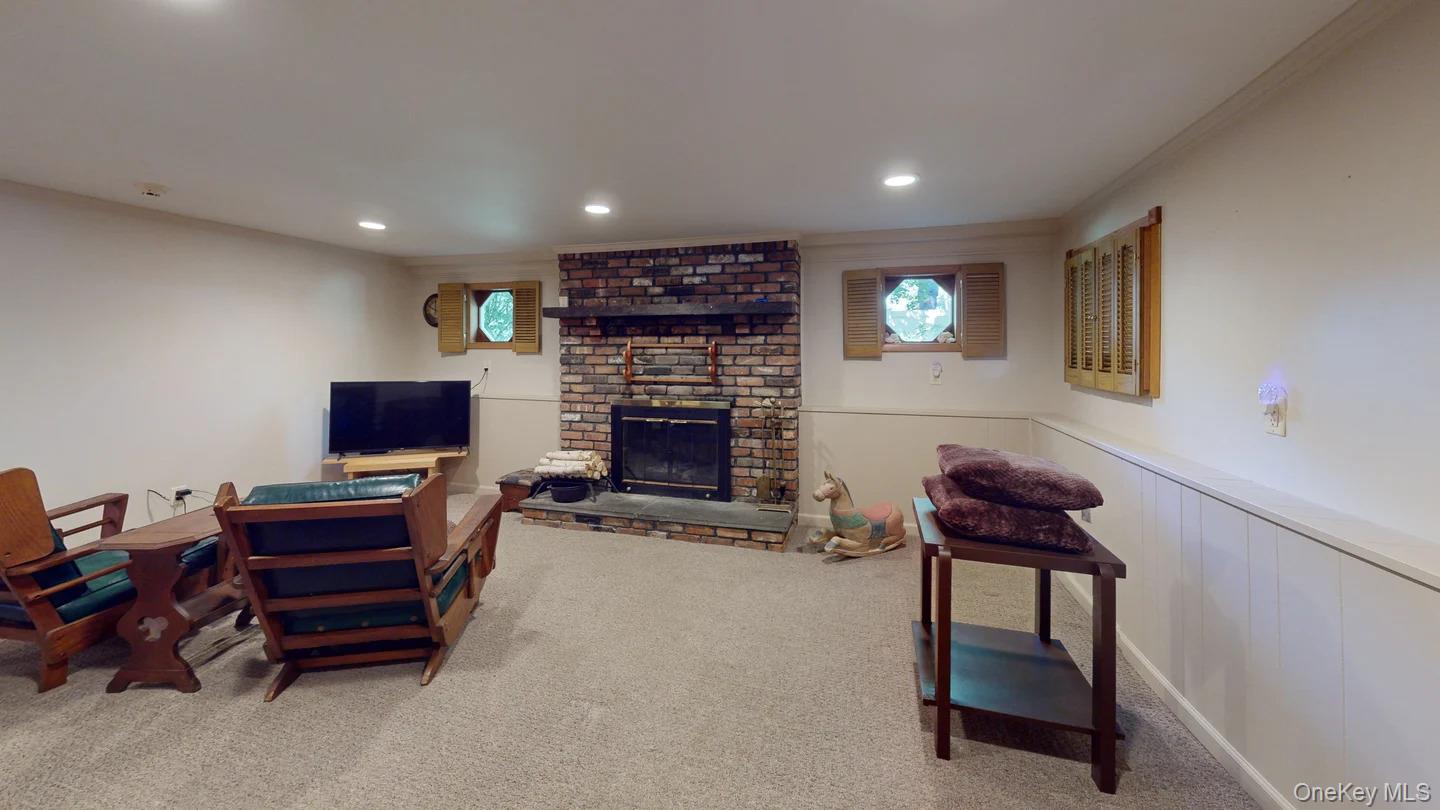 18 W GAYLORE Drive – For Sale photo 10
