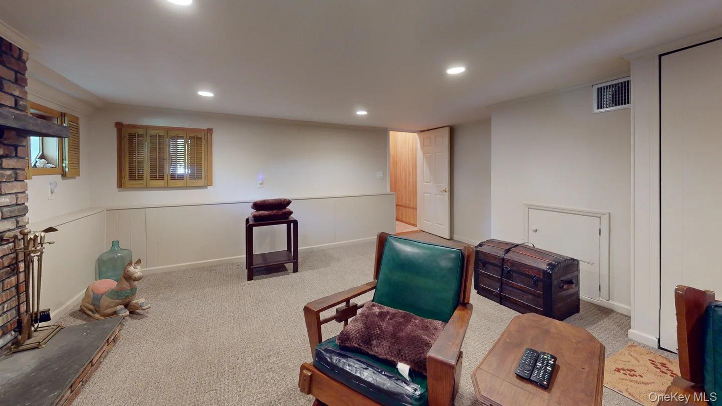 18 W GAYLORE Drive – For Sale photo 11