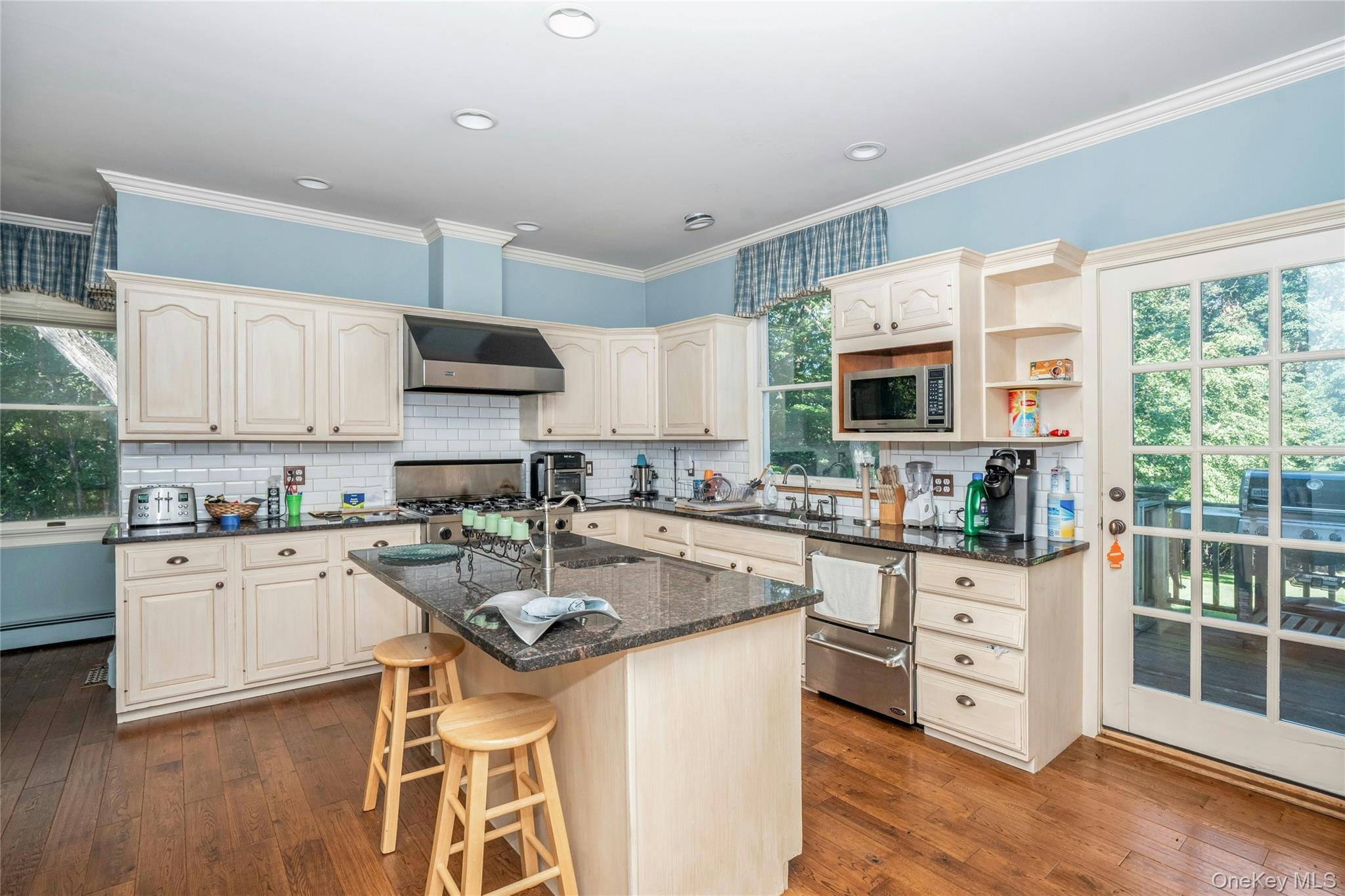 140 Cove Neck Road – For Sale photo 8