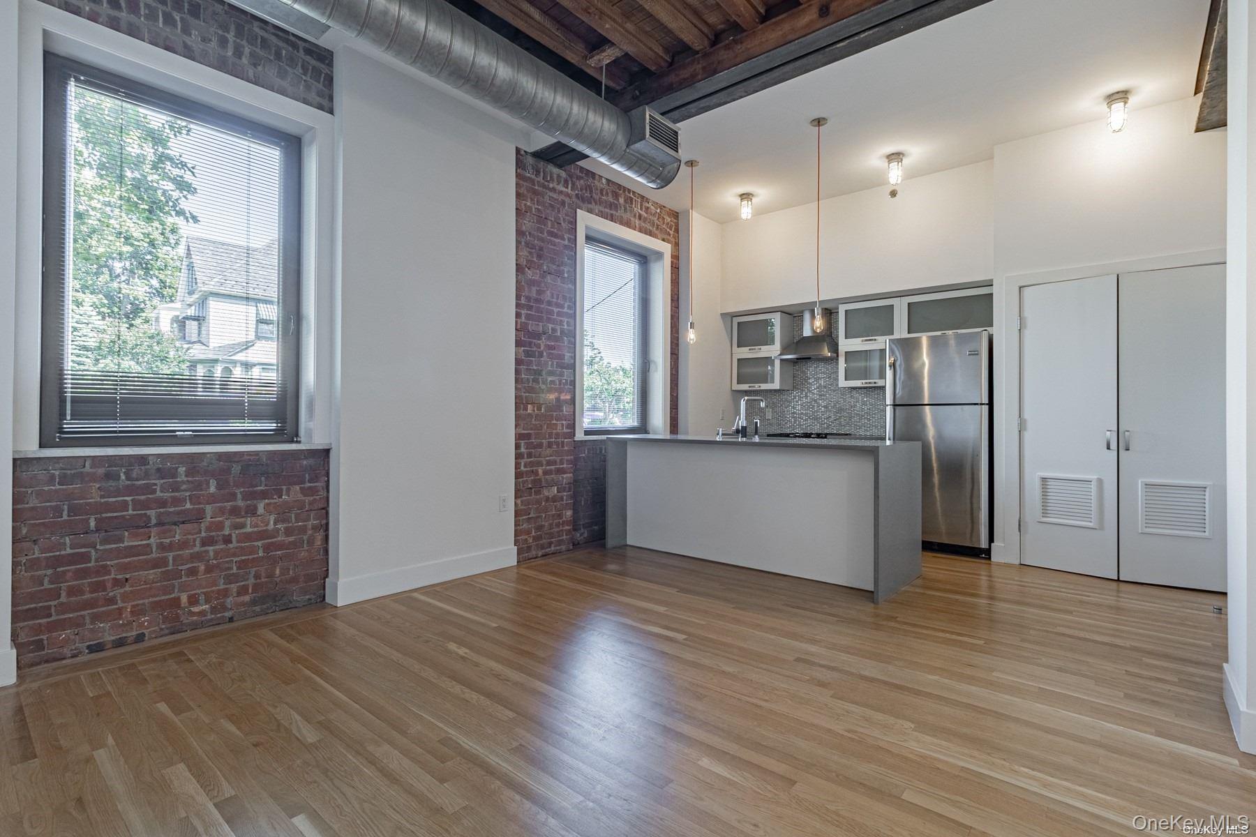 16 Willow Avenue, Unit 2B photo 9
