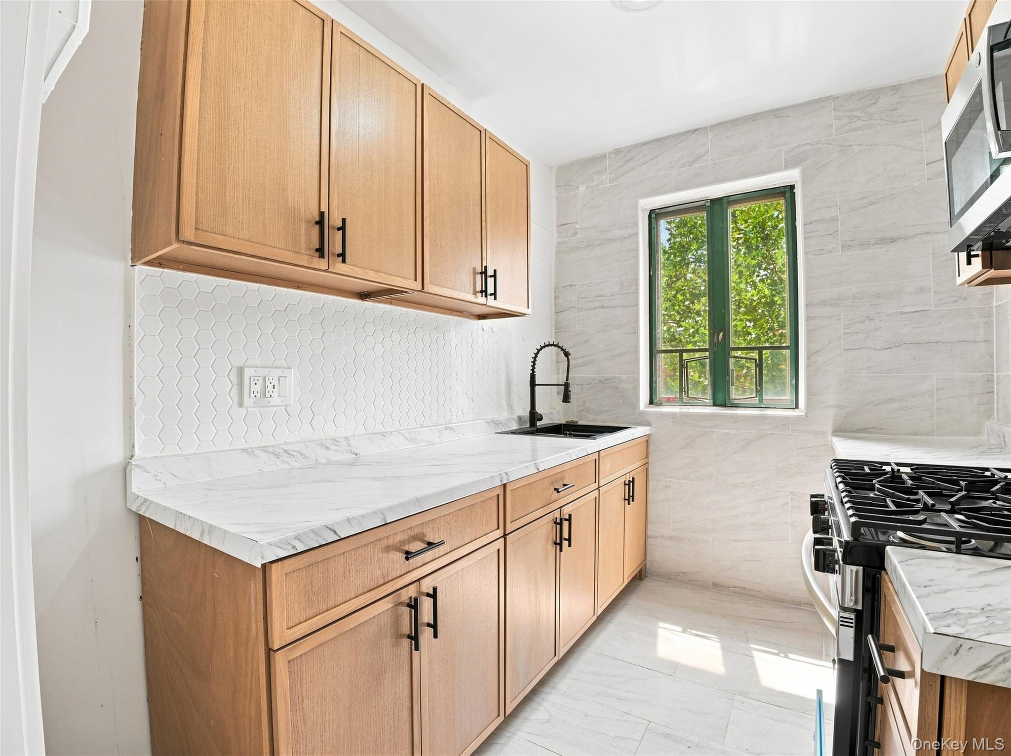 2049 Mcgraw Avenue, Unit 4F photo 13