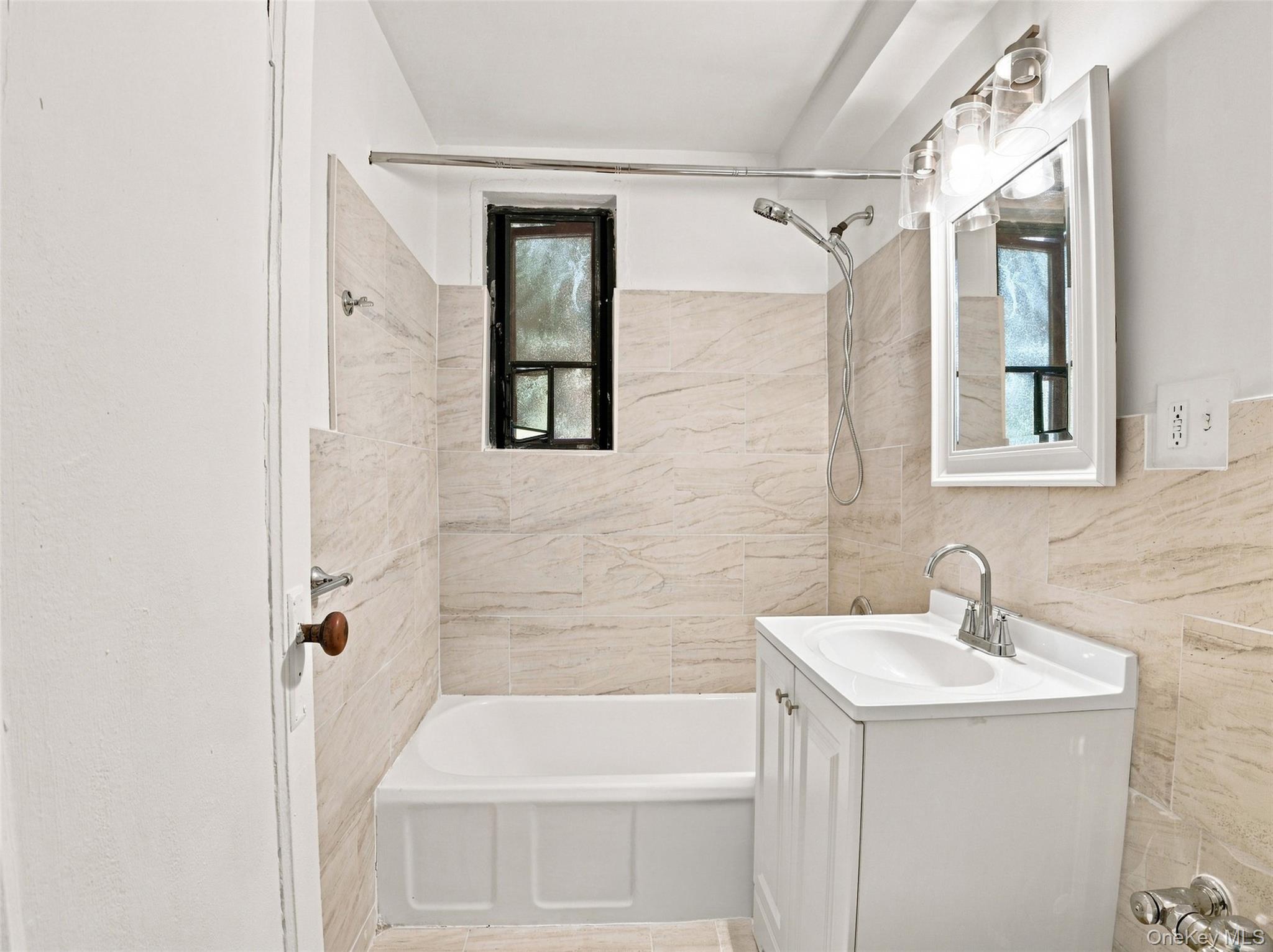 2049 Mcgraw Avenue, Unit 4F photo 15