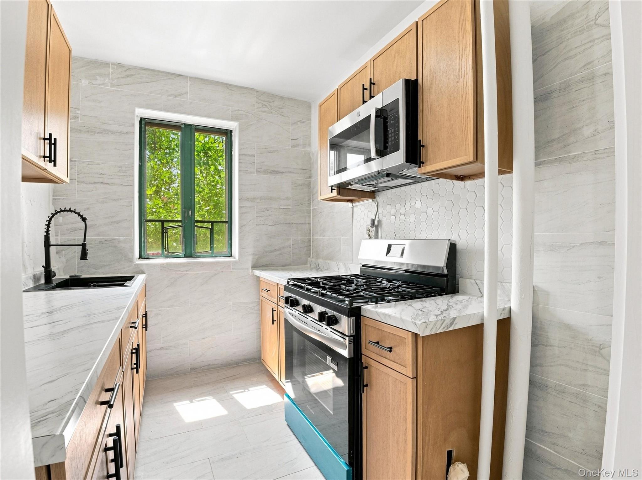 2049 Mcgraw Avenue, Unit 4F photo 14