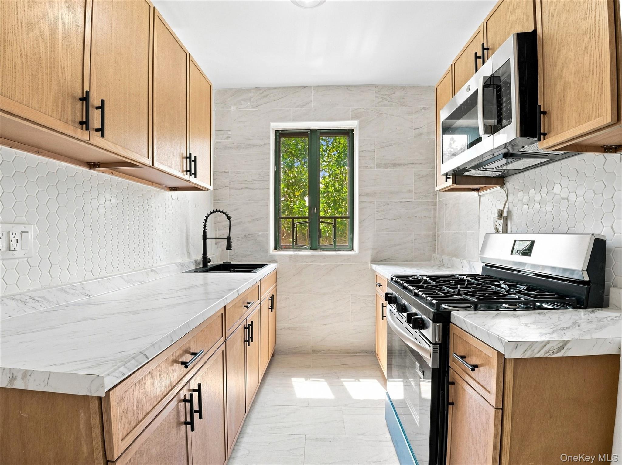 2049 Mcgraw Avenue, Unit 4F photo 12