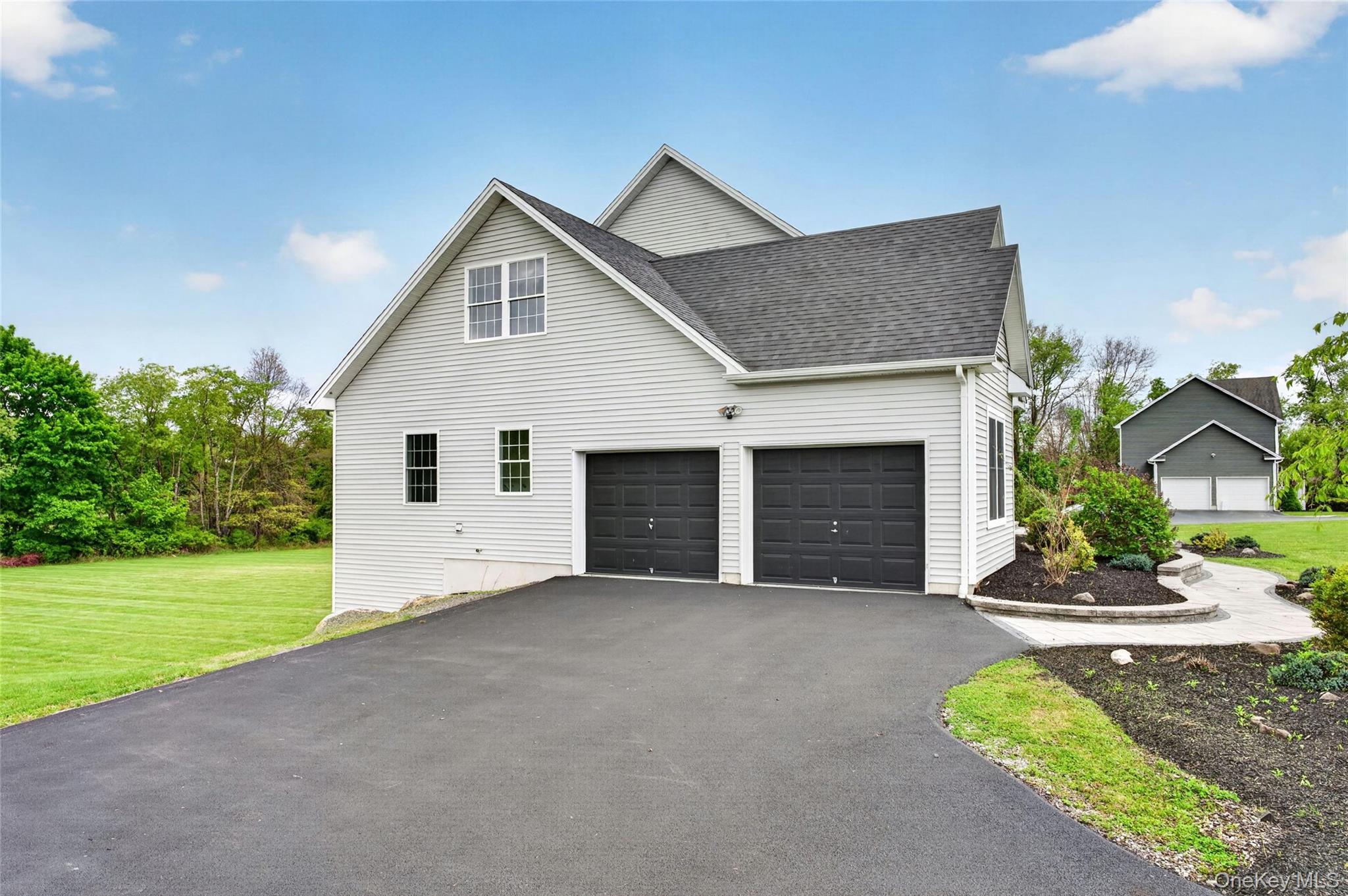 55 Noelle Drive – For Sale photo 3