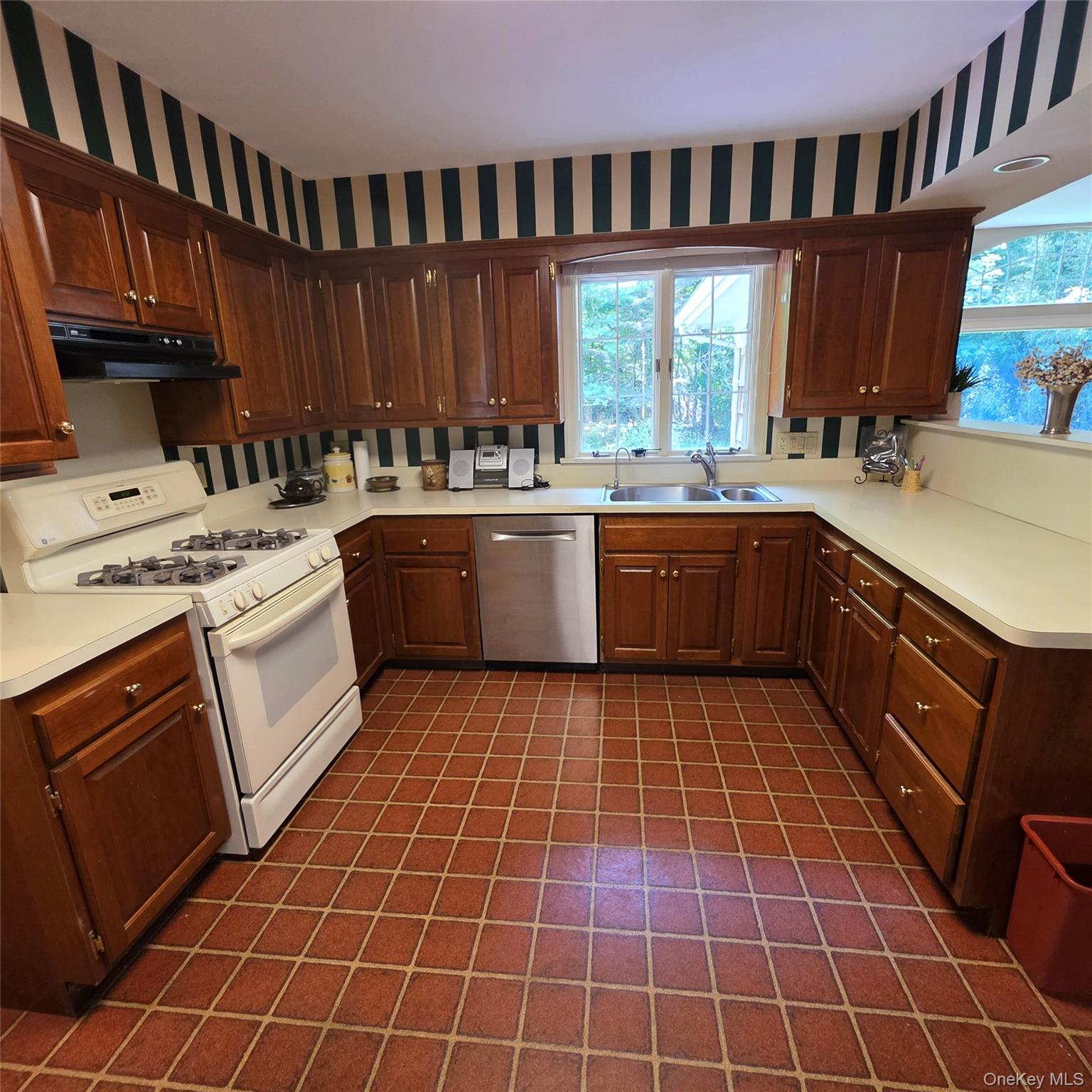 9 Cliff Road – For Rent photo 19