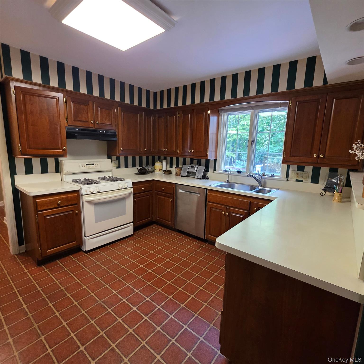 9 Cliff Road – For Rent photo 20