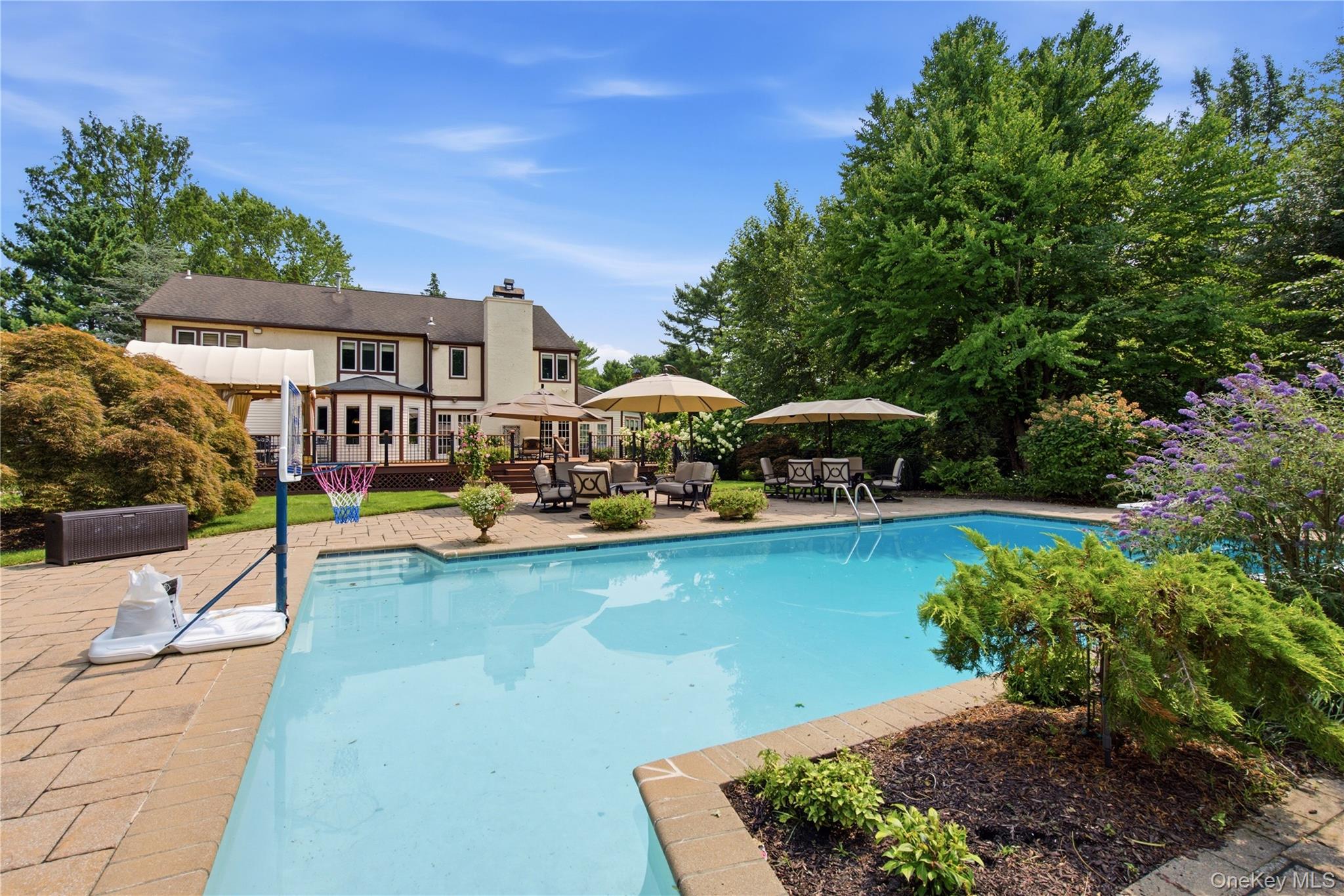 27 Amber Lane – For Sale photo 43