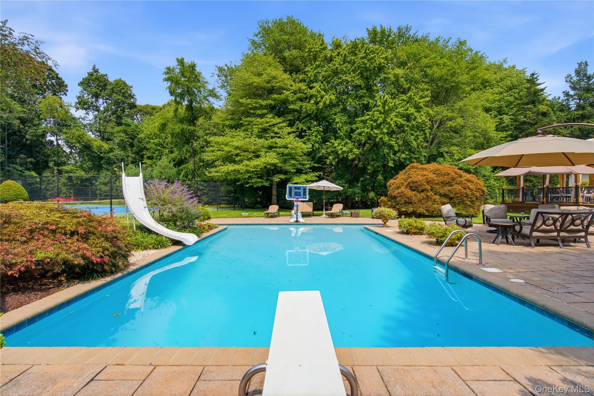 27 Amber Lane – For Sale photo 42