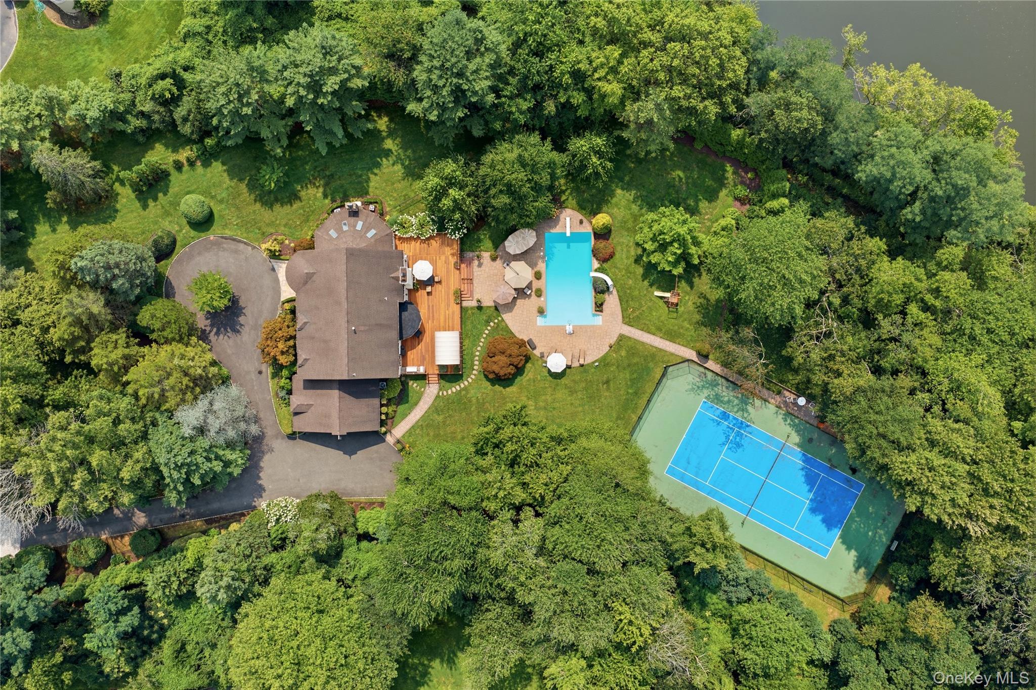 27 Amber Lane – For Sale photo 47