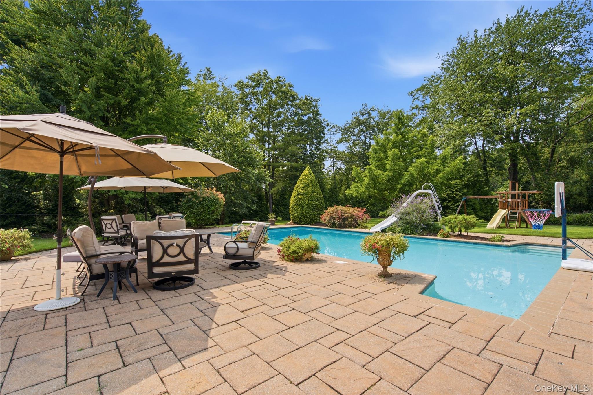 27 Amber Lane – For Sale photo 41