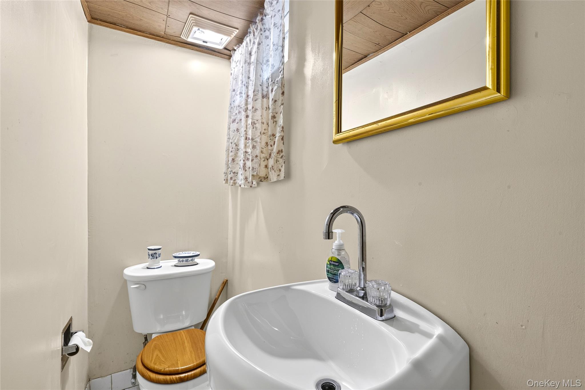 343 Hinsdale Street – For Sale photo 8