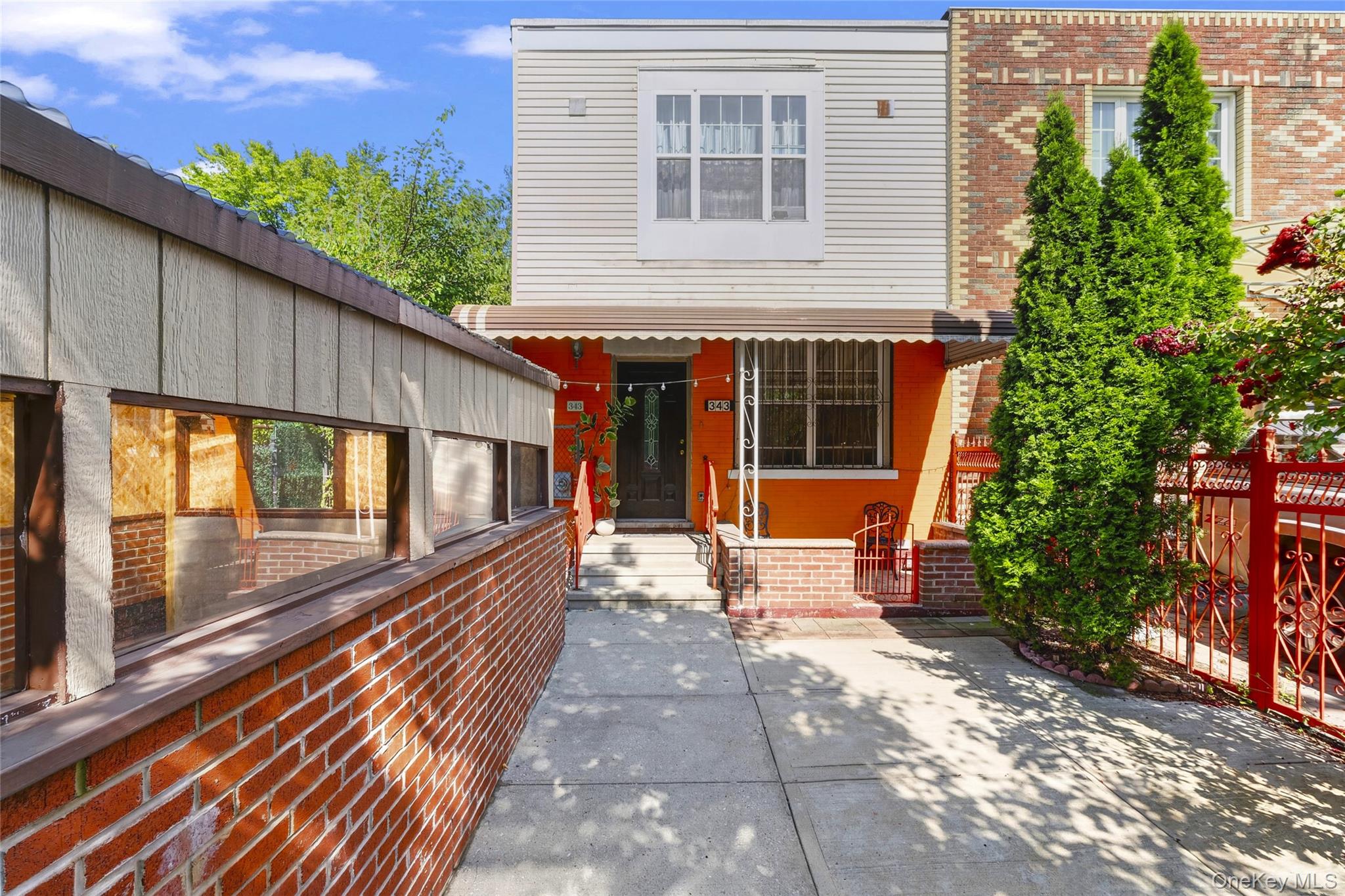 343 Hinsdale Street – For Sale photo 2
