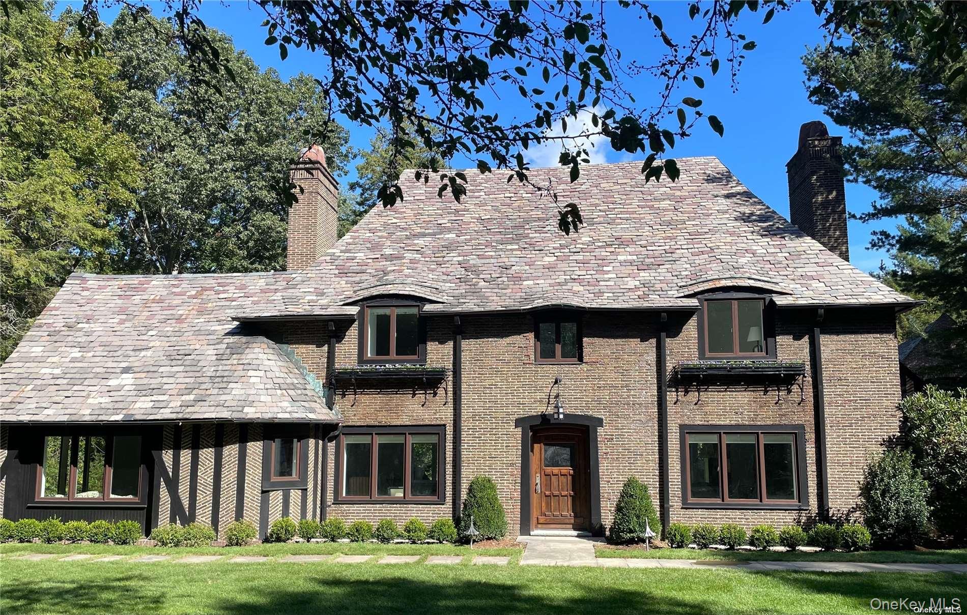 8 Valley Road Road – For Rent