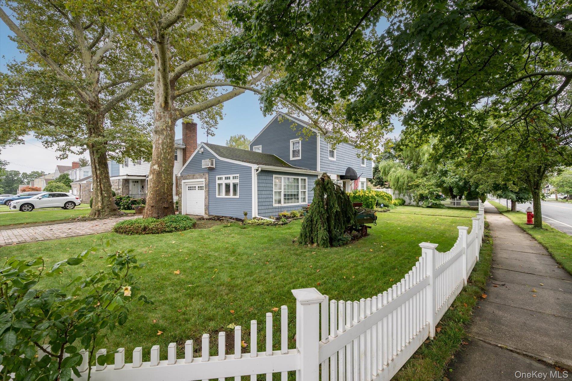 2563 Milburn Avenue – For Sale photo 2