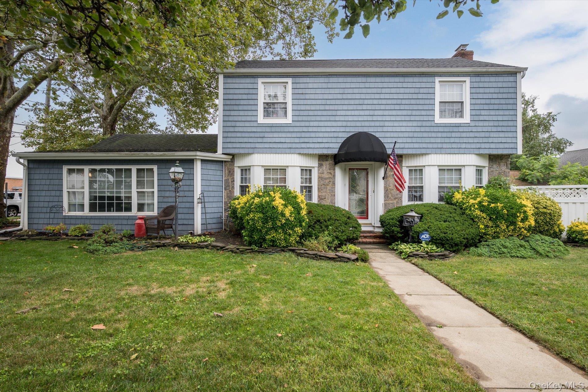 2563 Milburn Avenue – For Sale