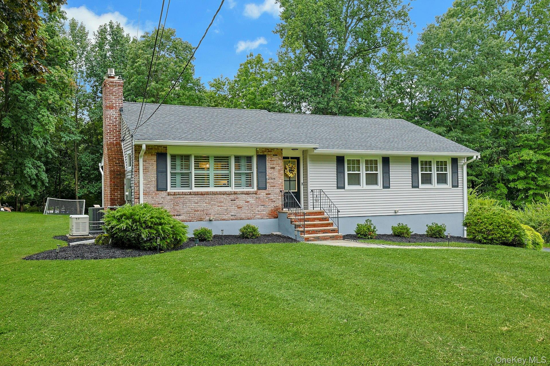 5 Prides Crossing – For Sale photo 2