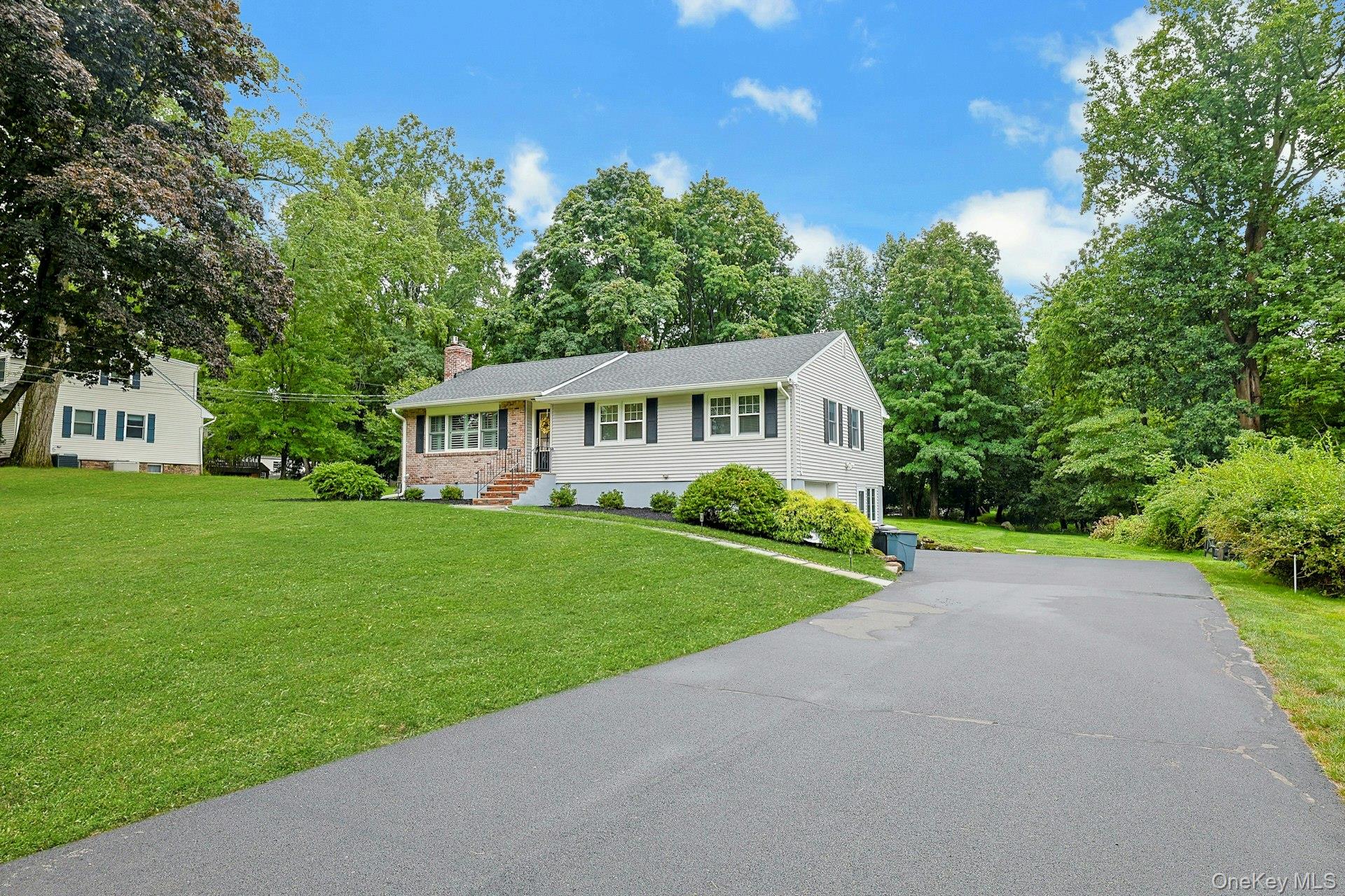 5 Prides Crossing – For Sale photo 3