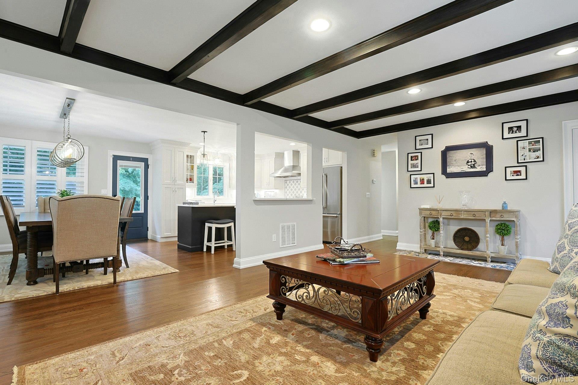 5 Prides Crossing – For Sale photo 7