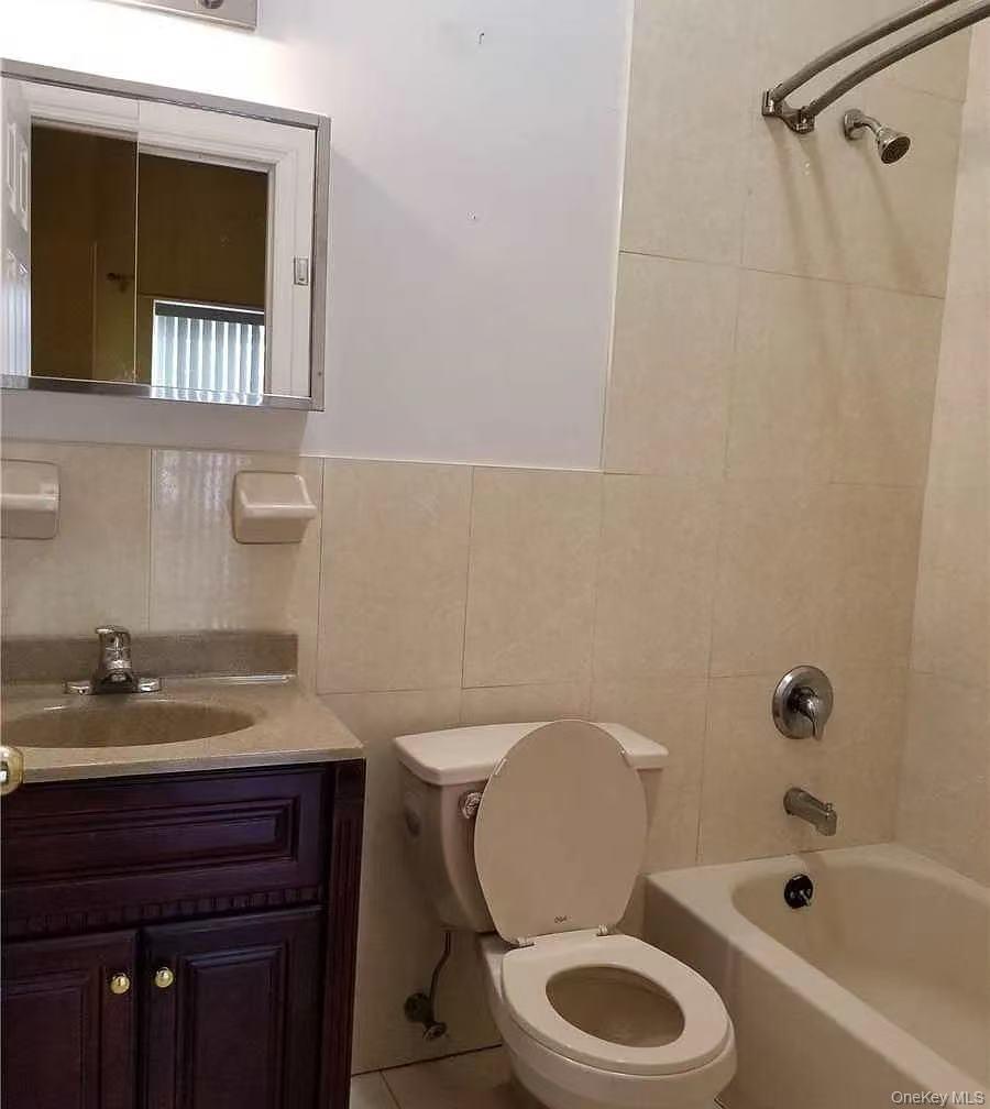 71-74 161st Street, Unit Second Flo photo 4