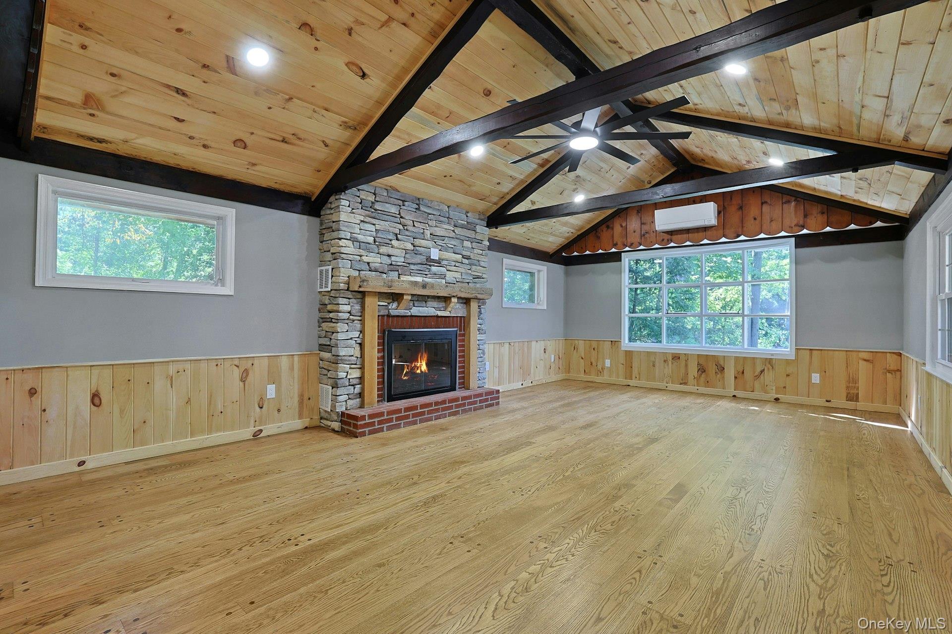556 Babbling Brook Lane – For Sale photo 15