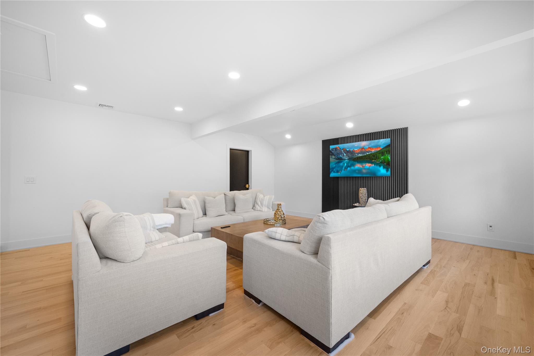 7 Tyrconnell Avenue – For Sale photo 9