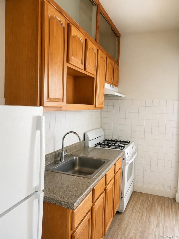 834 E 229th Street – For Sale photo 14