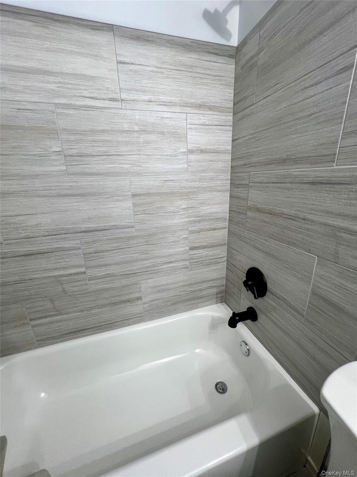 4 Colonial Road, Unit 106 photo 16