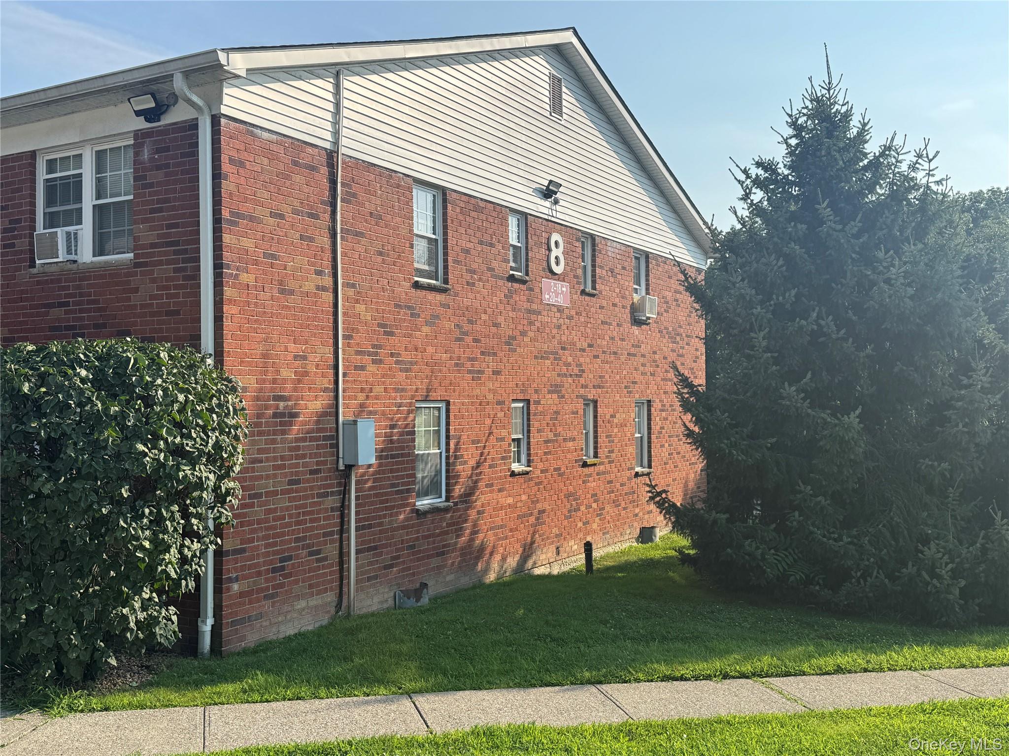 8 Colonial Road, Unit 28 photo 4