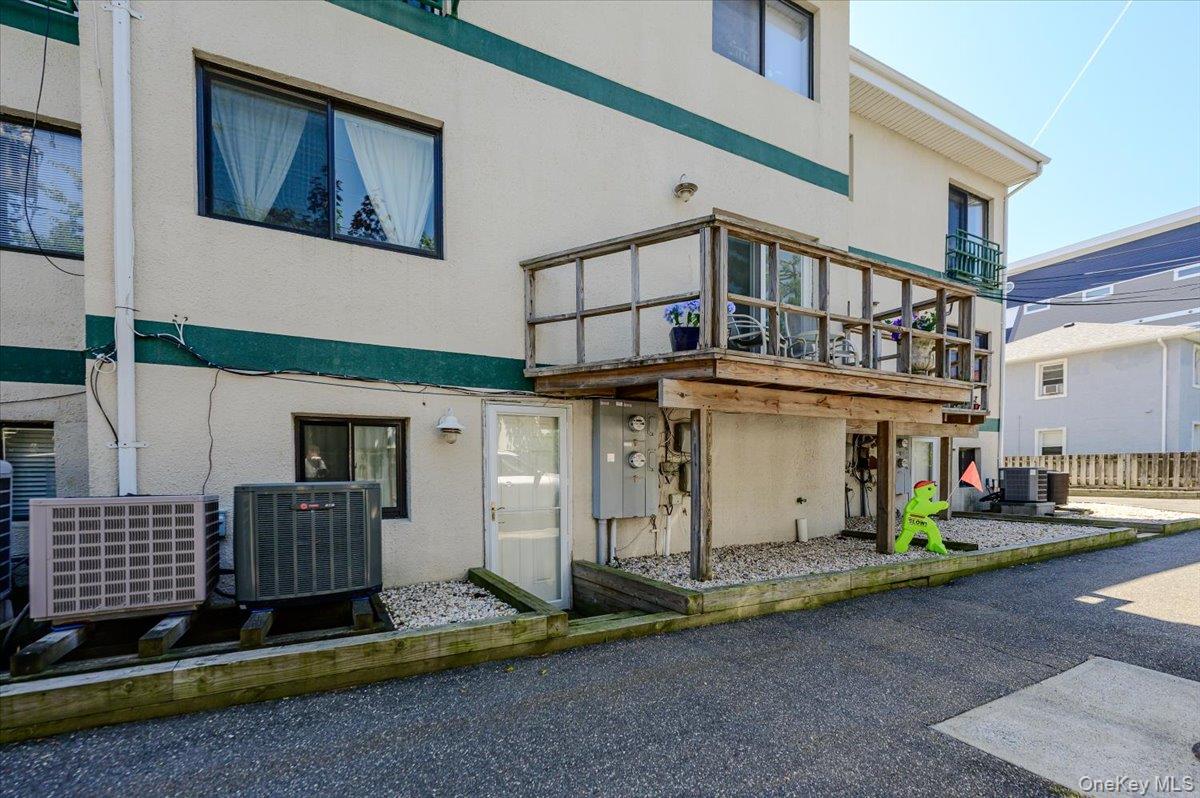 543 W Broadway, Unit A photo 23
