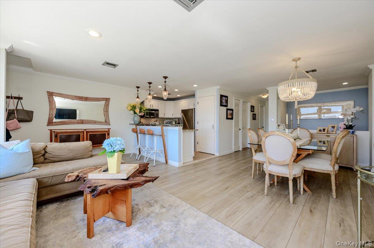 543 W Broadway, Unit A photo 6