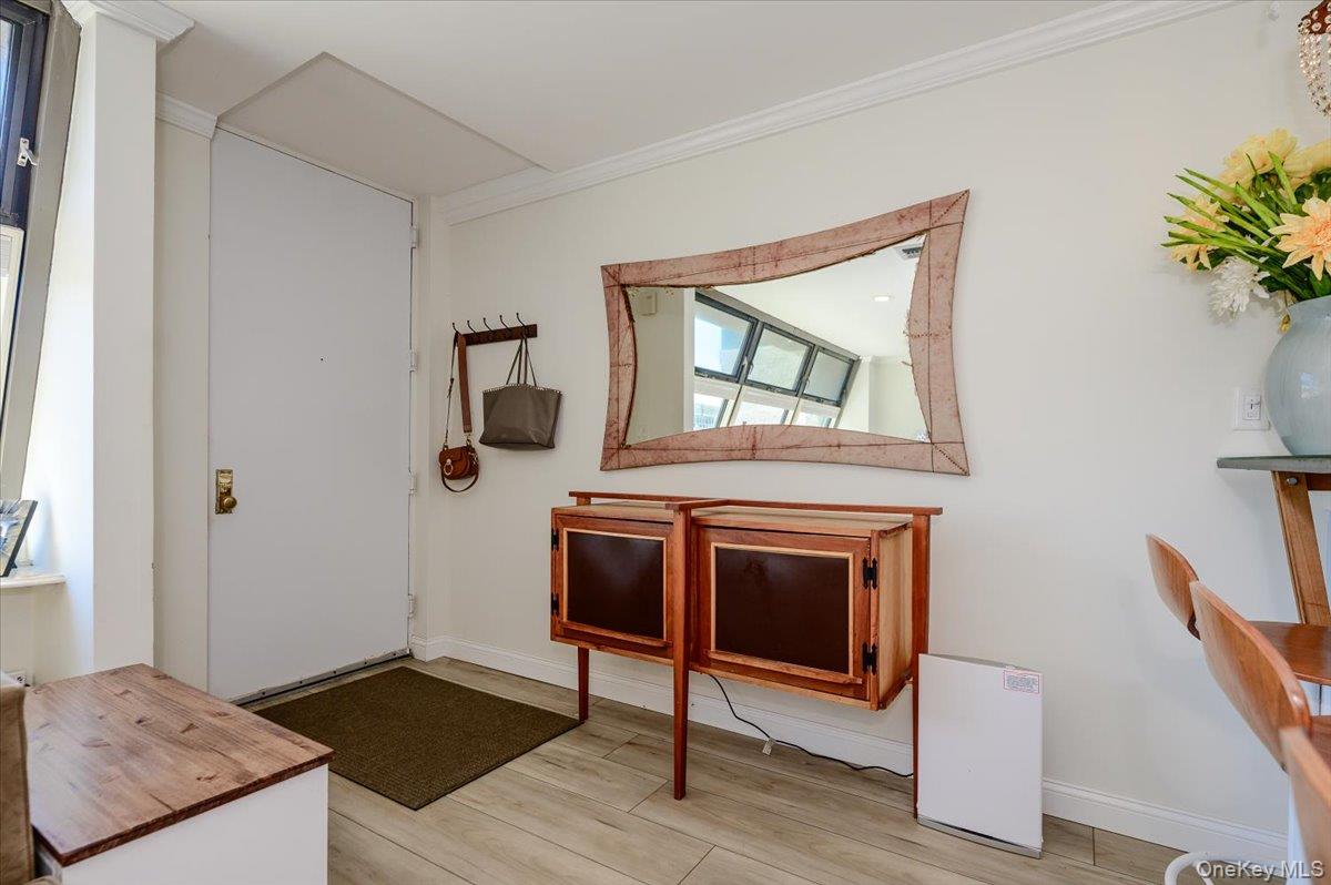 543 W Broadway, Unit A photo 4