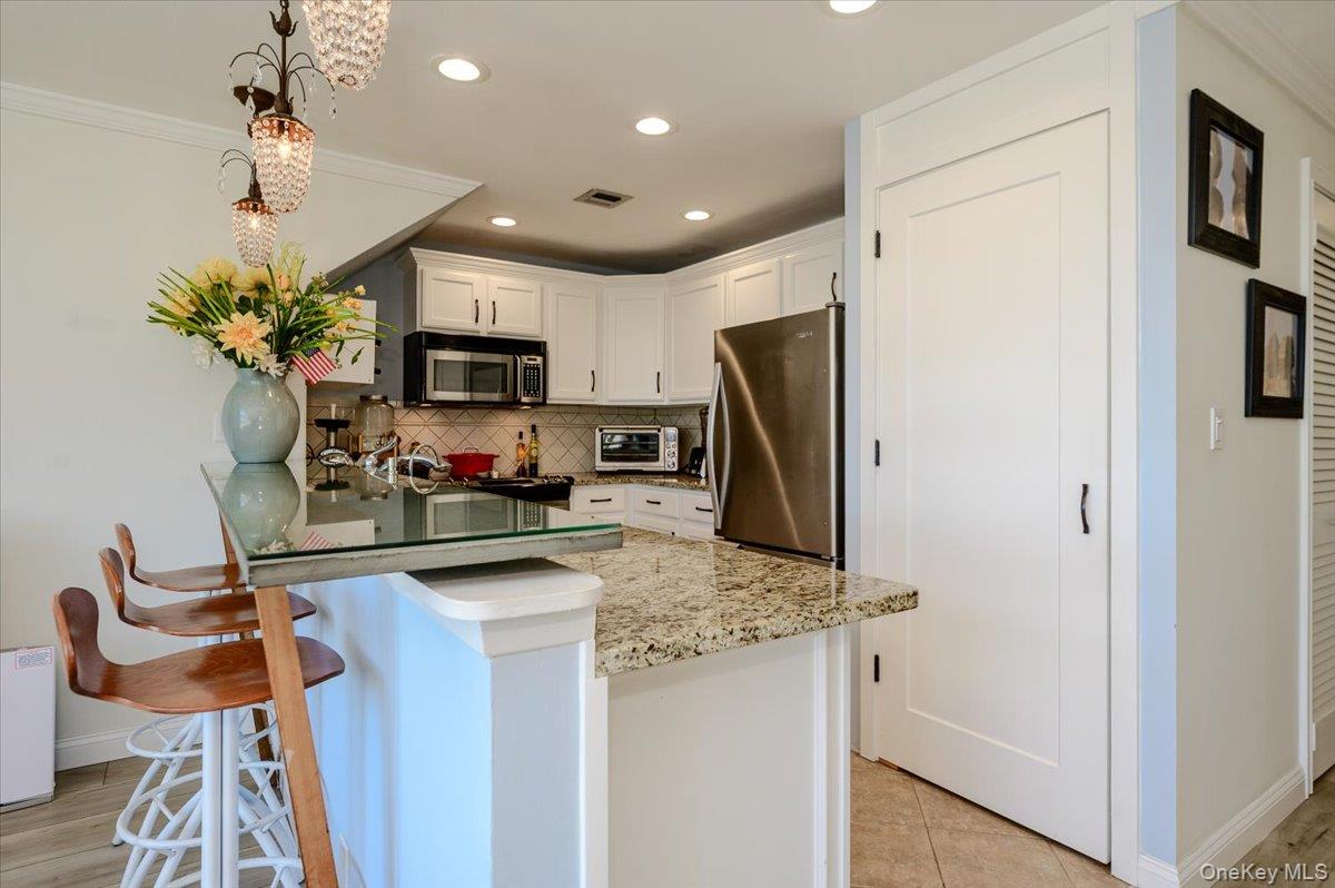 543 W Broadway, Unit A photo 10