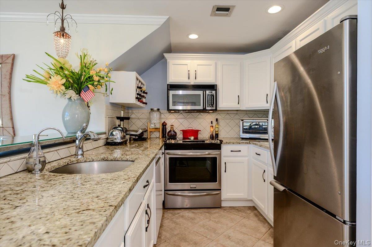 543 W Broadway, Unit A photo 11