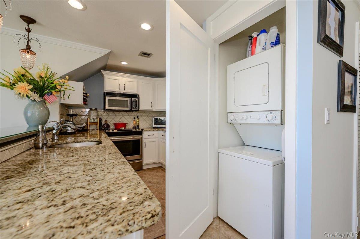 543 W Broadway, Unit A photo 25