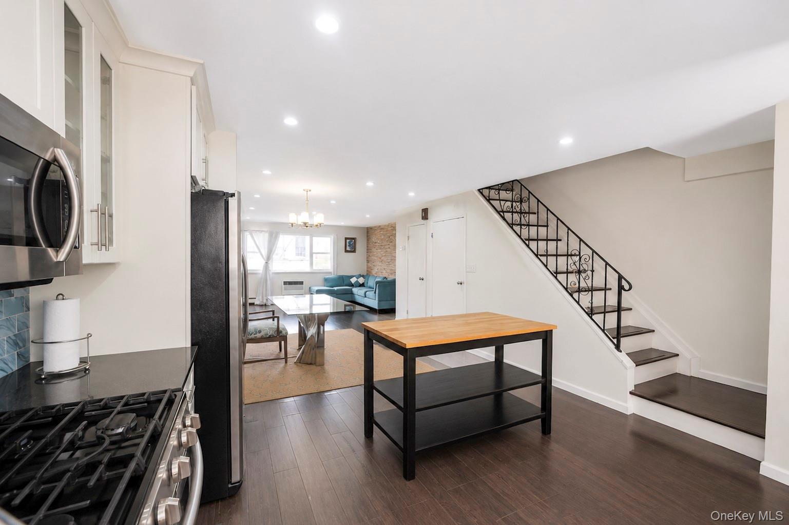 709 Ashford Street – For Sale photo 9