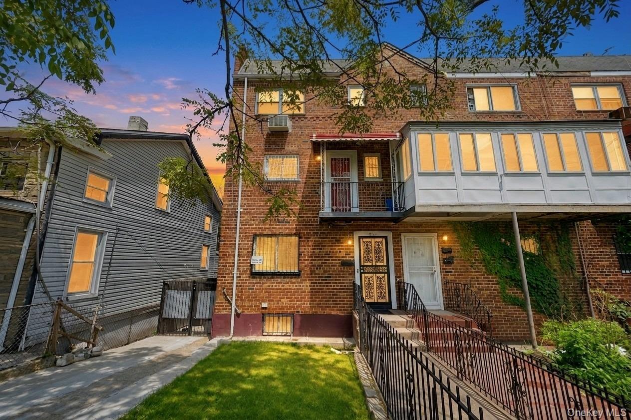 709 Ashford Street – For Sale