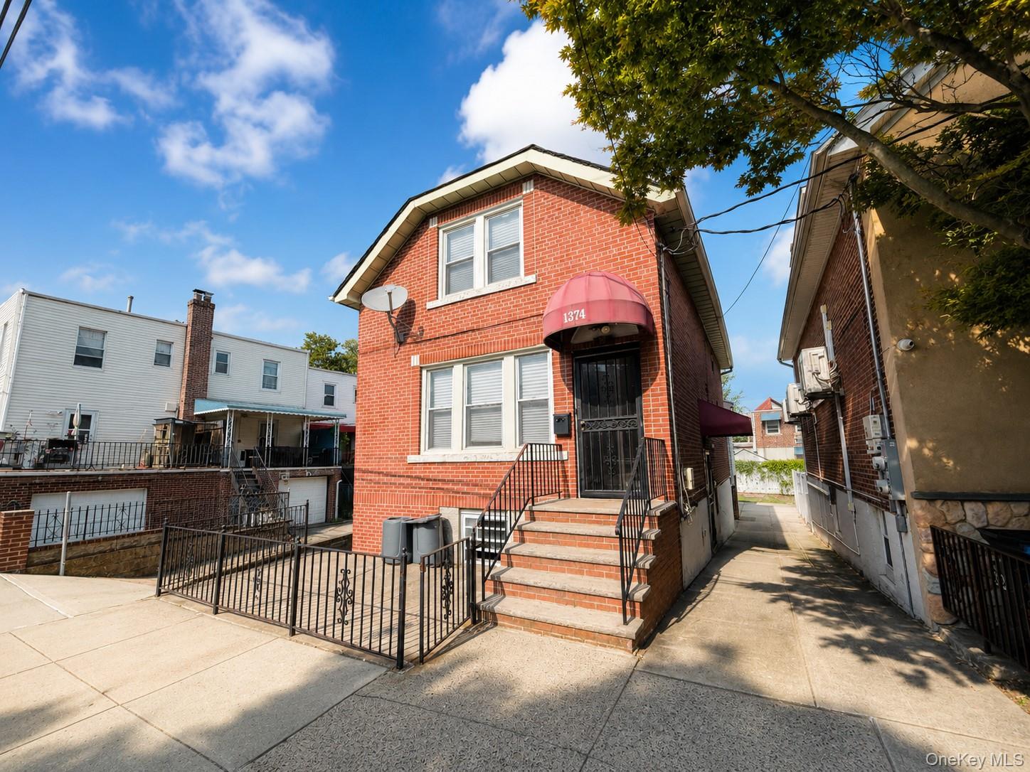 1374 Hobart Avenue – For Sale