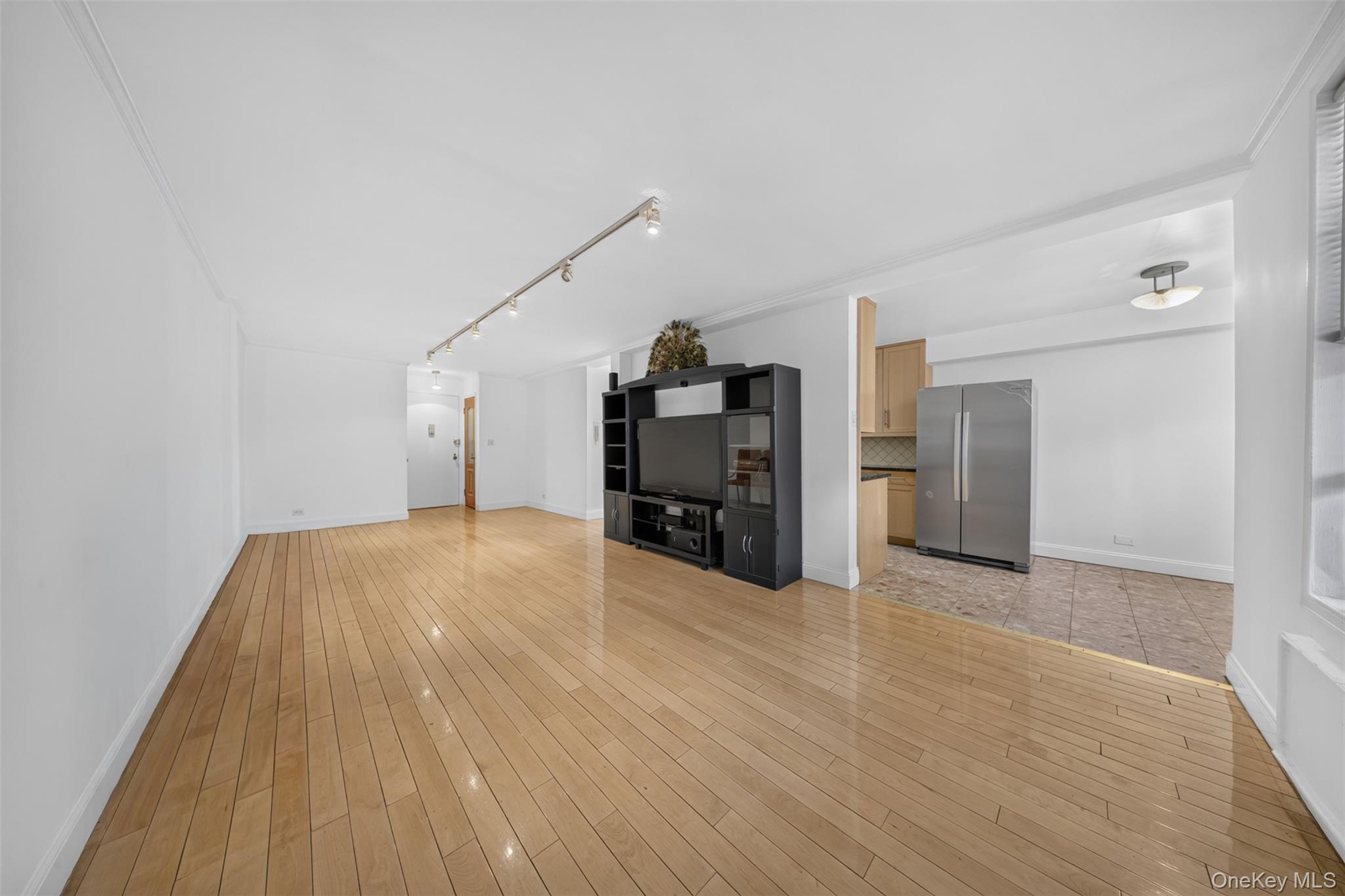 138-70 Elder Avenue, Unit 3L photo 9