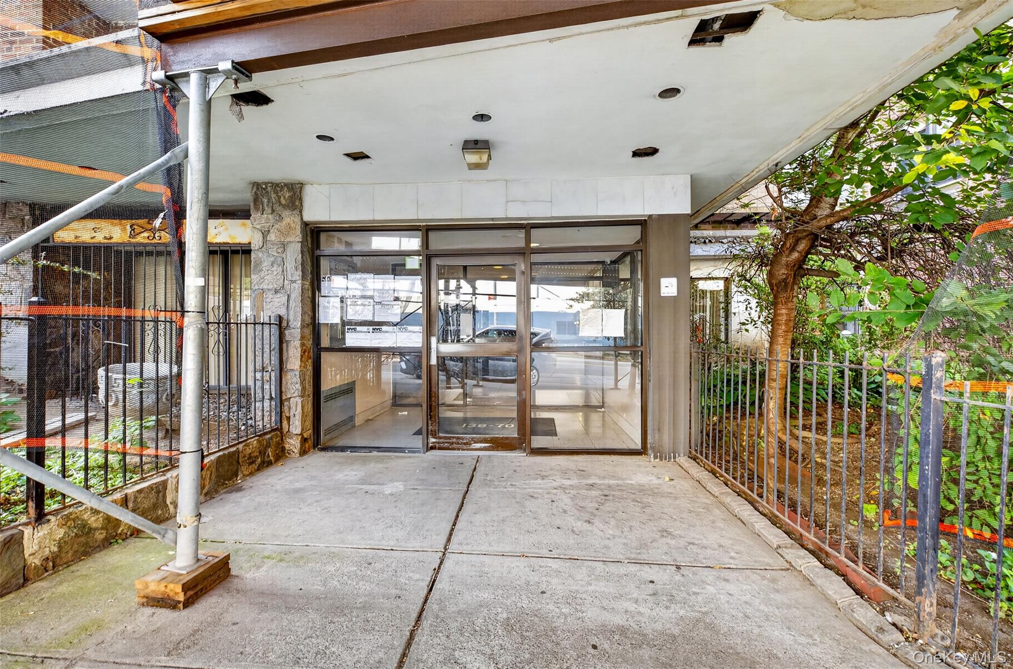 138-70 Elder Avenue, Unit 3L photo 2