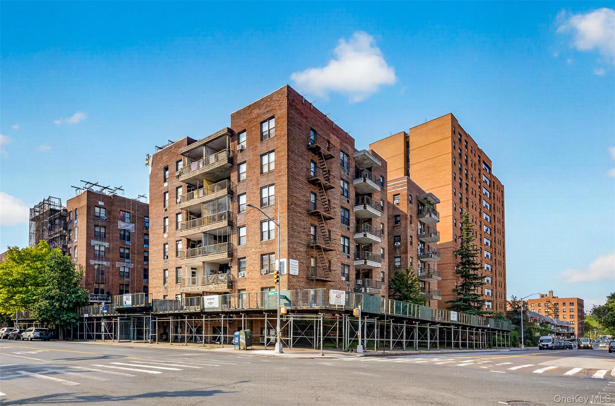 138-70 Elder Avenue, Unit 3L