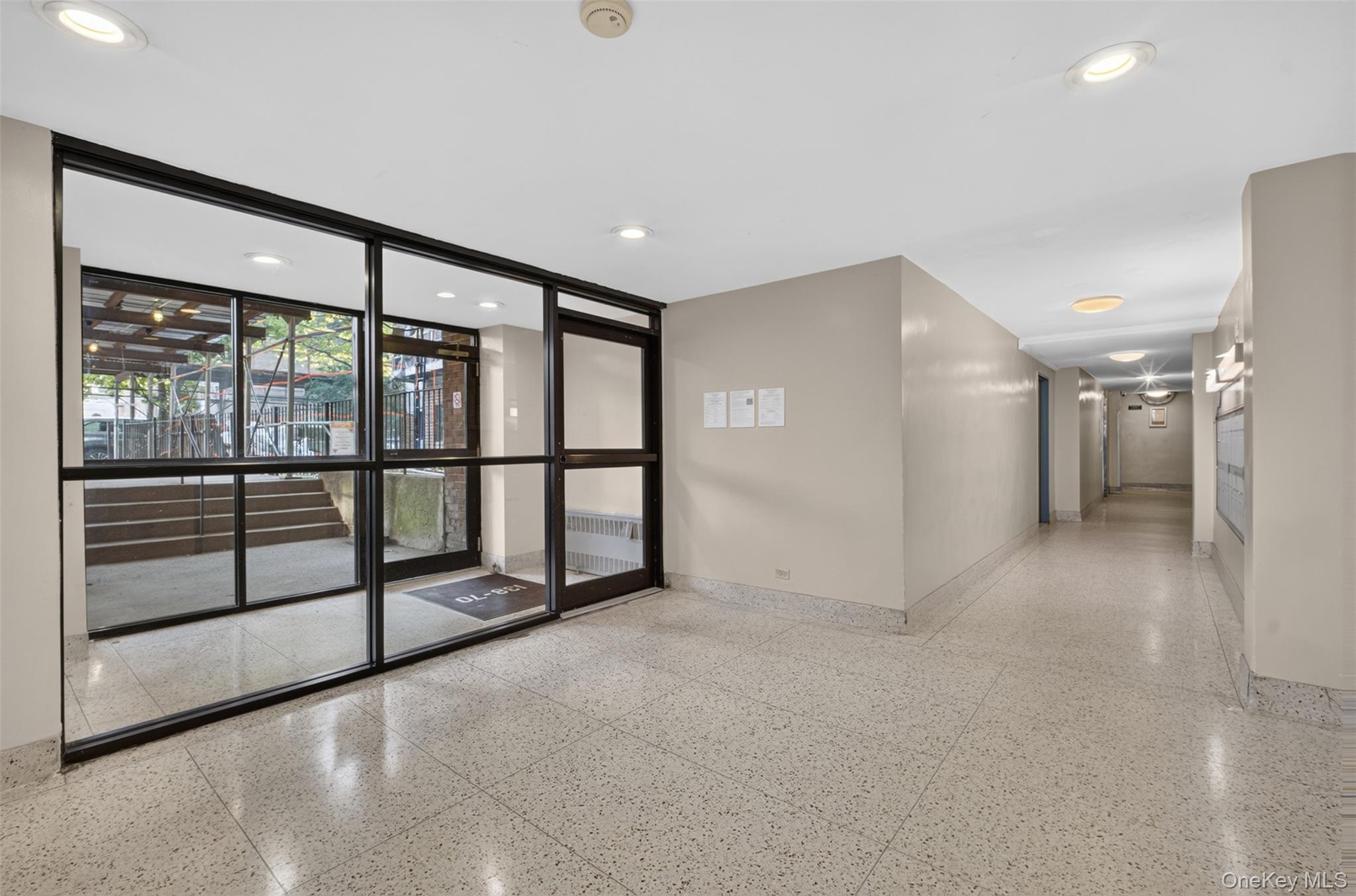 138-70 Elder Avenue, Unit 3L photo 5