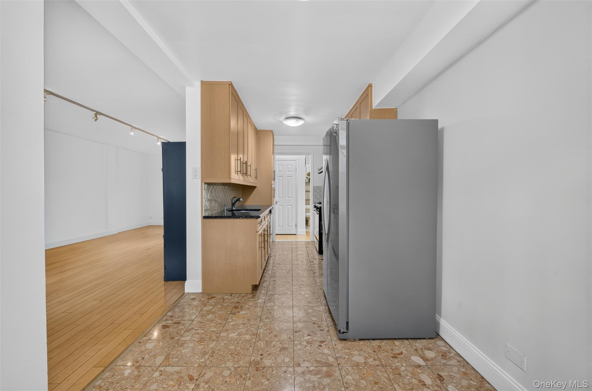 138-70 Elder Avenue, Unit 3L photo 11