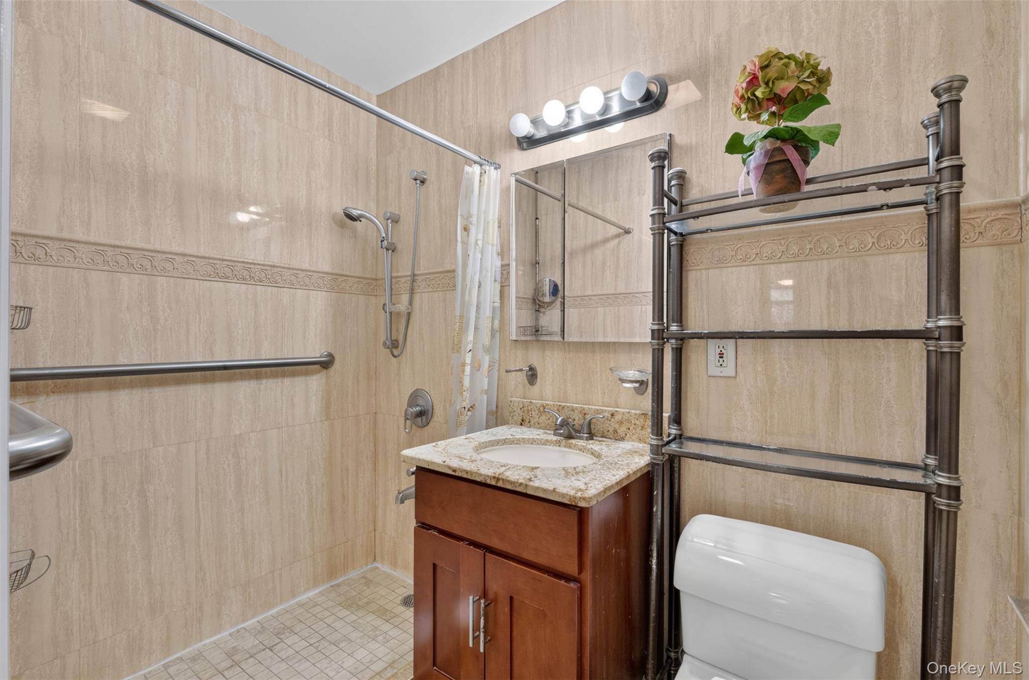 138-70 Elder Avenue, Unit 3L photo 20
