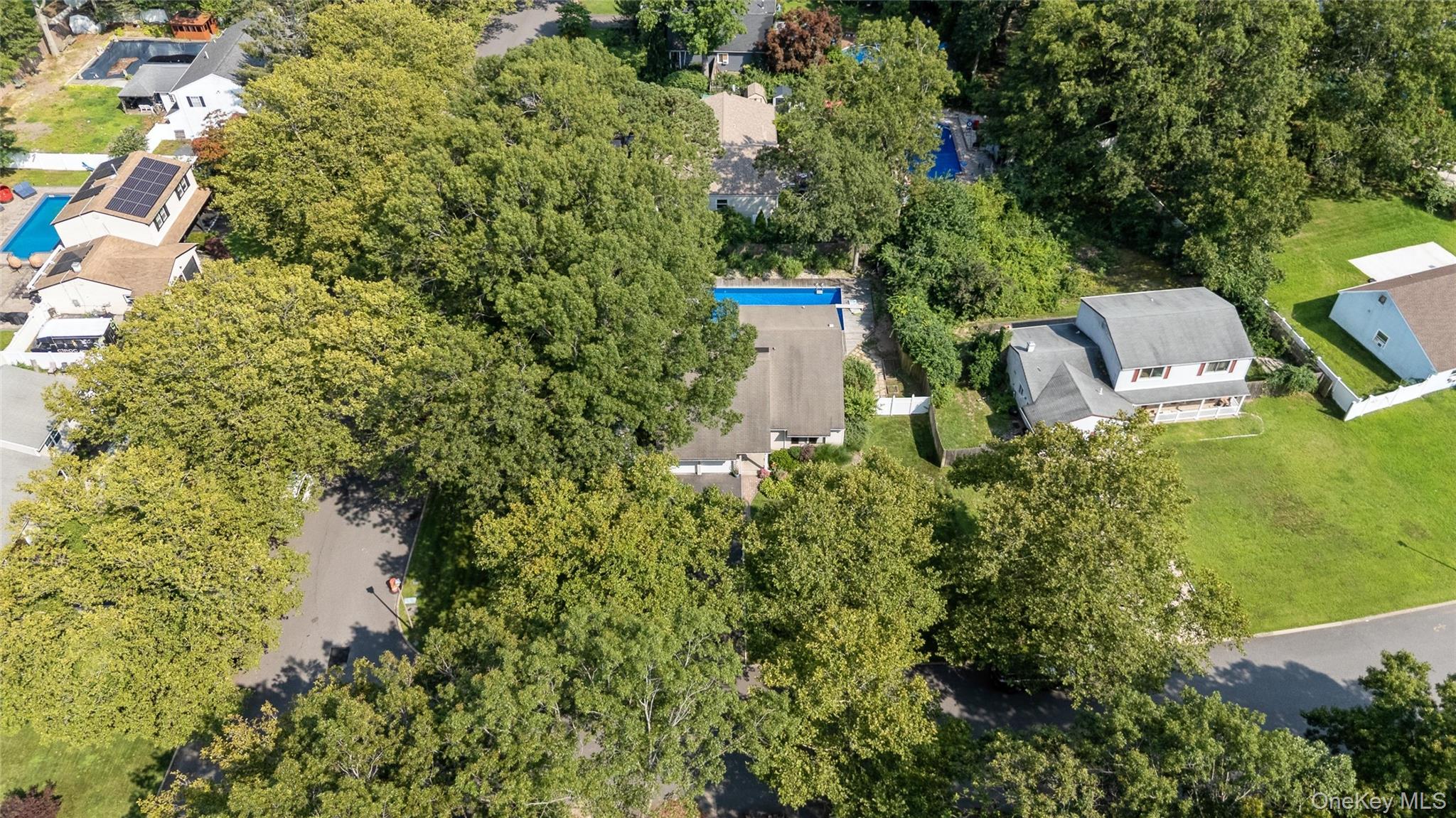 27 Sugarbush Lane – For Sale photo 42