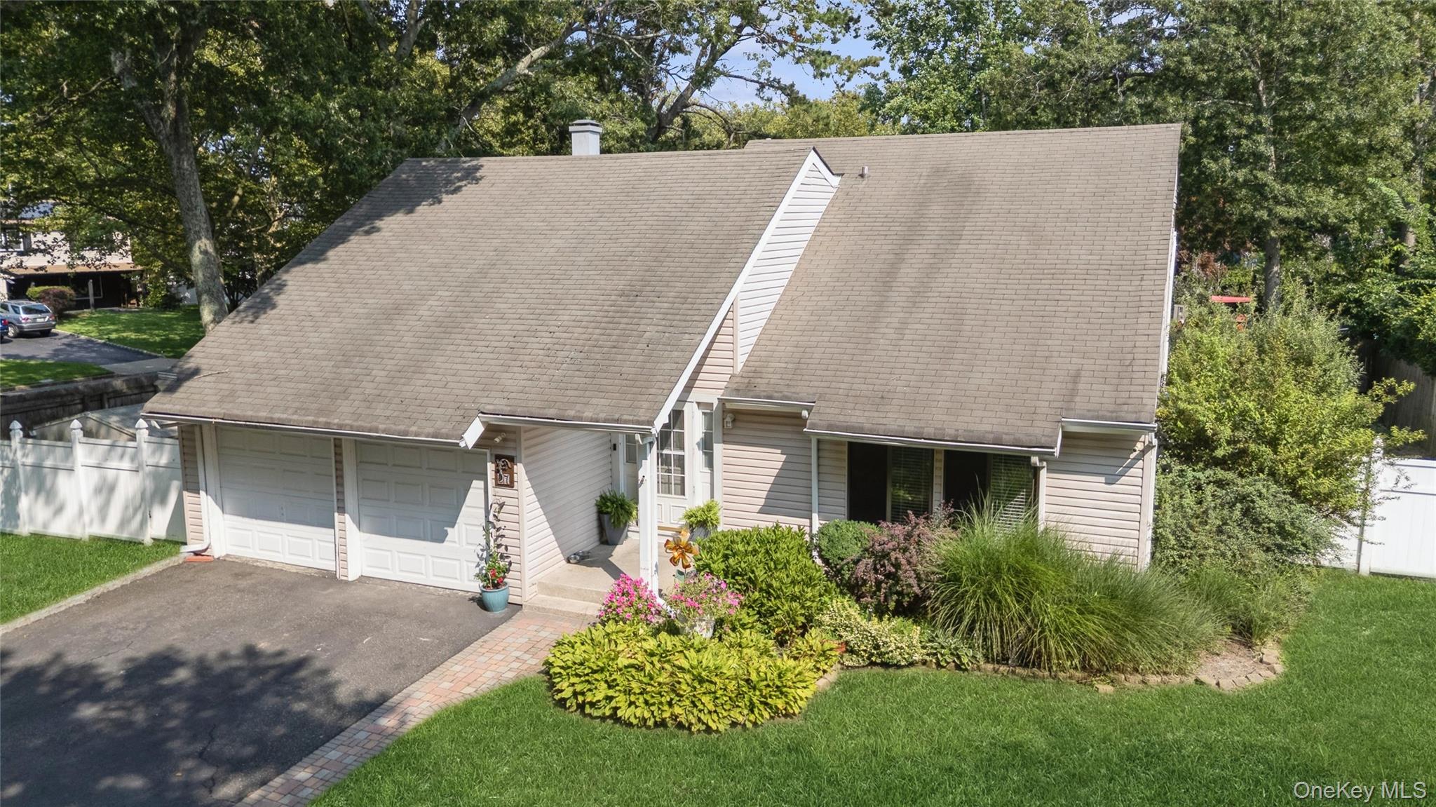 27 Sugarbush Lane – For Sale photo 38