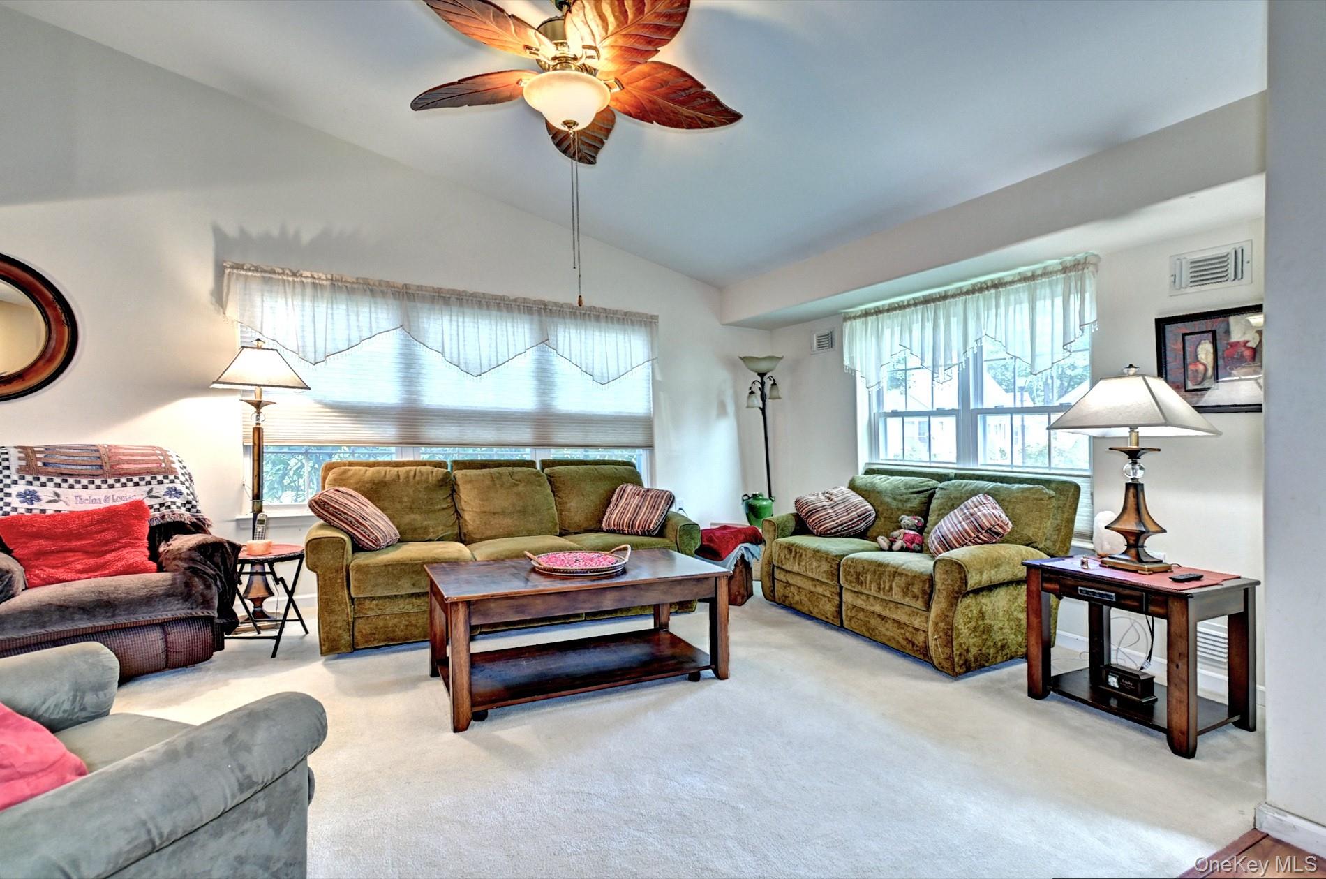 272 Glen Drive – For Sale photo 3