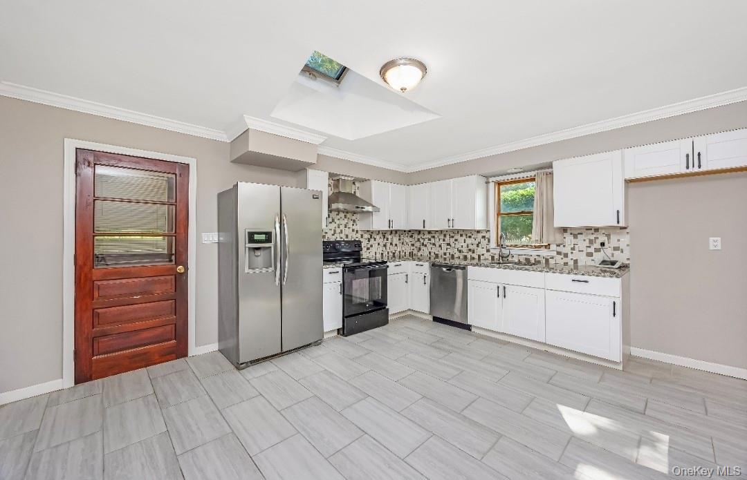 9 Half Moon Pond Road – For Sale photo 11