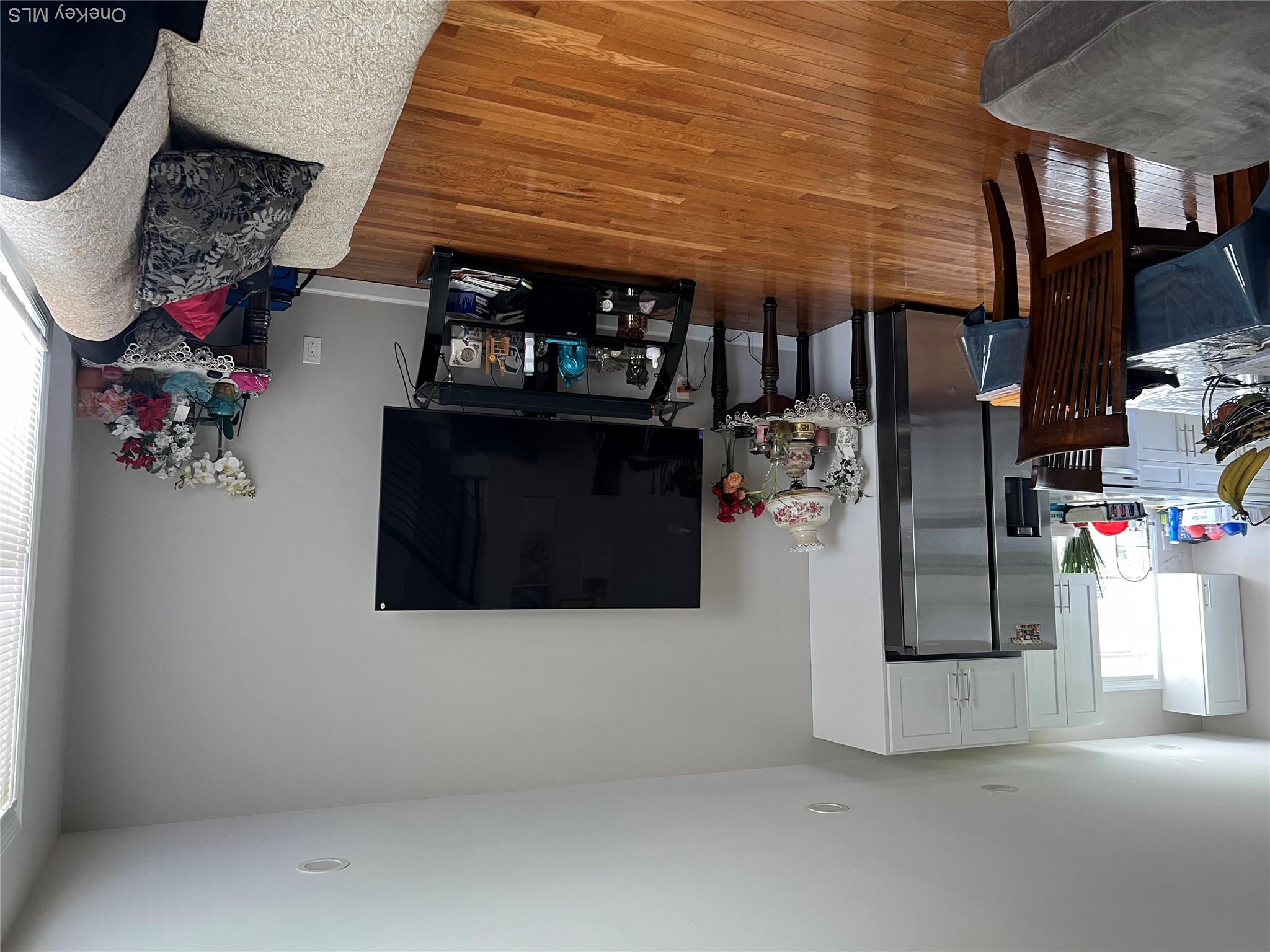 445 Albany Avenue – For Sale photo 3